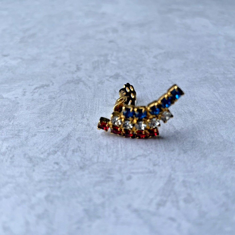 Vintage Patriotic Red White & Blue Rhinestone Cluster Gold Tone Clip On Earrings - Picture 5 of 5